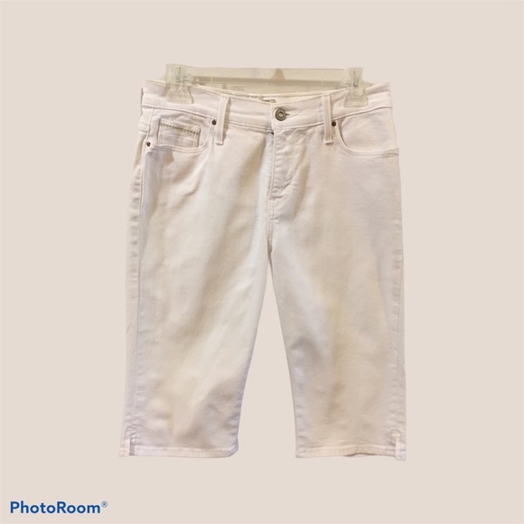 Levi’s White Cotton Capri Short Jeans - Picture 2 of 7